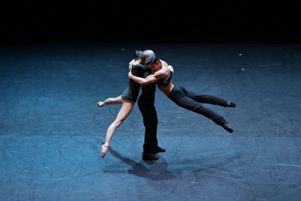 Daniel Vizcayo, Arnaud Mahouy et Miyuki Kanei La Belle et la Bรชte ยฉ Olivier Houeix 8854