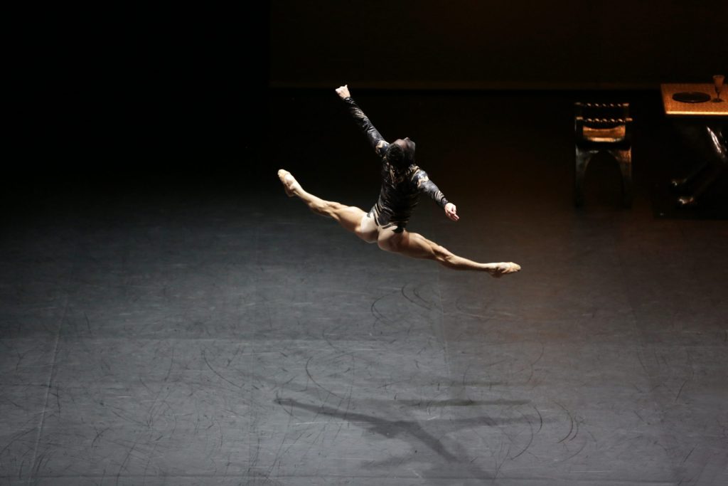 Mickaรซl Conte La Belle et la Bete ยฉ Olivier Houeix OHX 8726